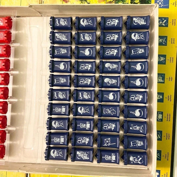 Vintage 1959 Stratego Board Game Chieftain Housemann en Hotte Damaged Board - Picture 15 of 16